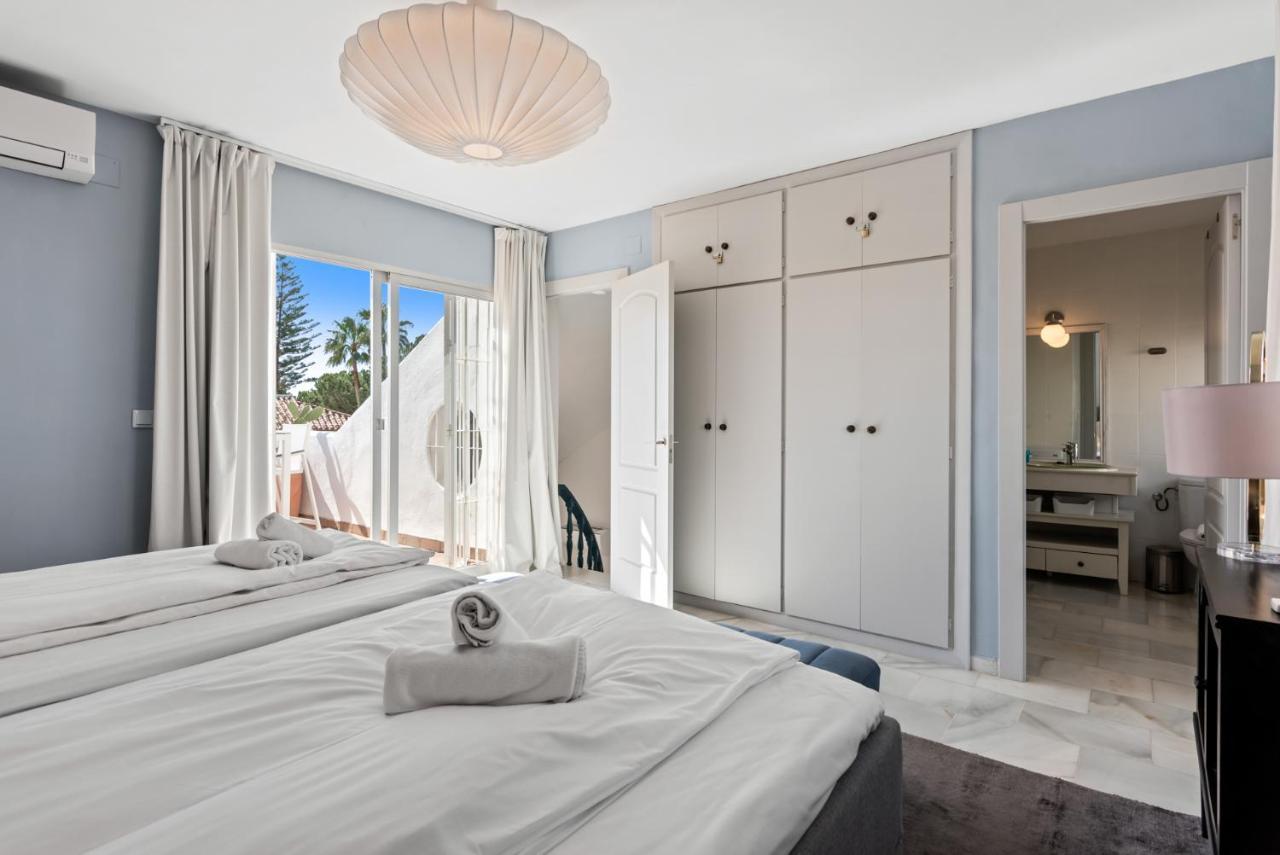 Stunning Townhouse With Pool In Riviera Del Sol By Costarentals - Ref 199 Sitio de Calahonda Kültér fotó