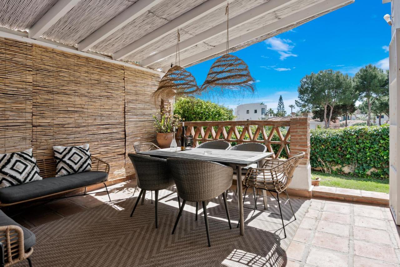 Stunning Townhouse With Pool In Riviera Del Sol By Costarentals - Ref 199 Sitio de Calahonda Kültér fotó