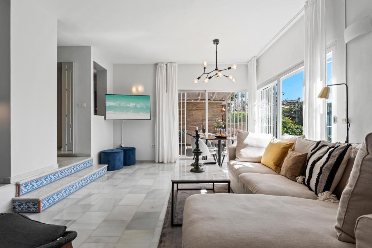 Stunning Townhouse With Pool In Riviera Del Sol By Costarentals - Ref 199 Sitio de Calahonda Kültér fotó